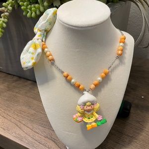 *Handmade Lemon Meringue Beaded Necklace with Bow!*